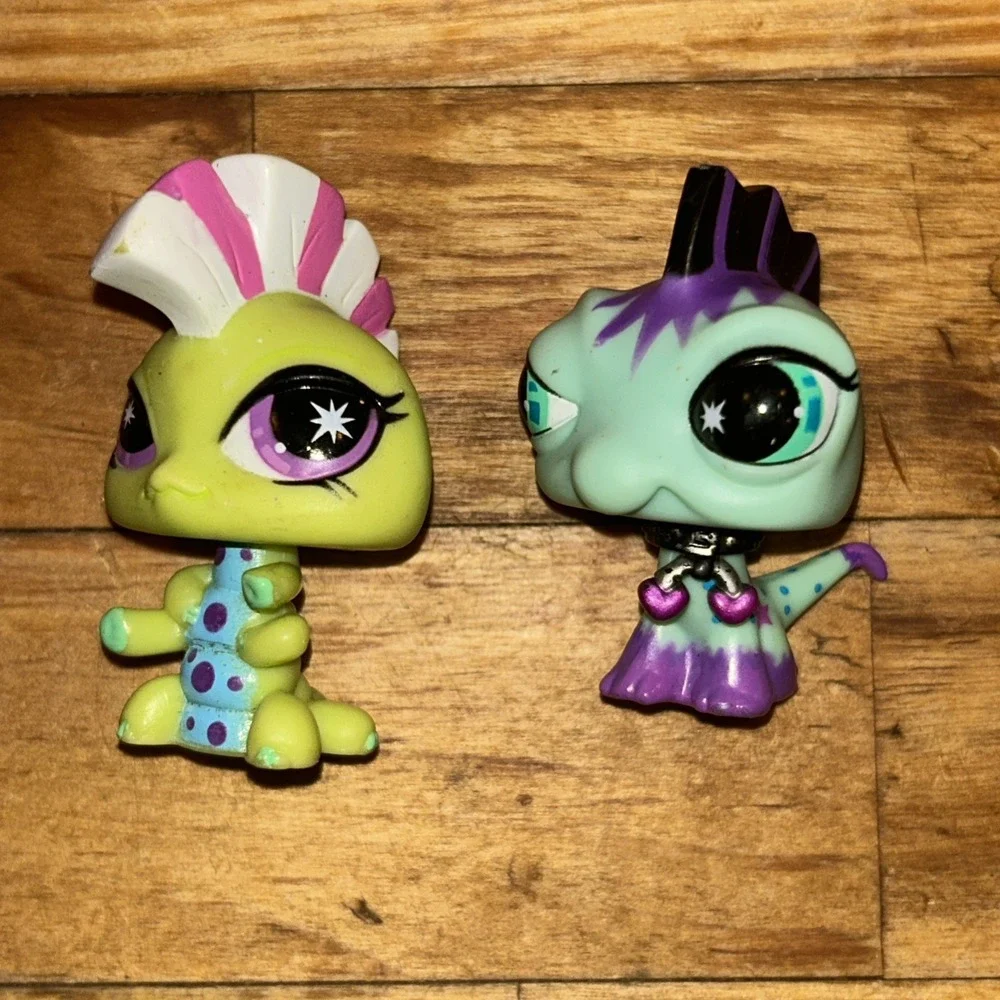 Littlest Pet Shop LPS Special Edition Punkiest Pets Iguana & Caterpillar